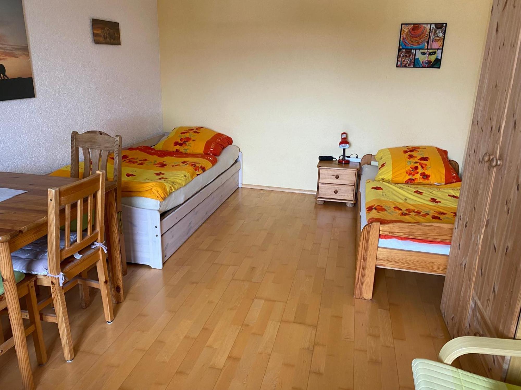Homestay Ferienzimmer Oelhaf In Gelb Self Check-in Mit Key-tresore *
