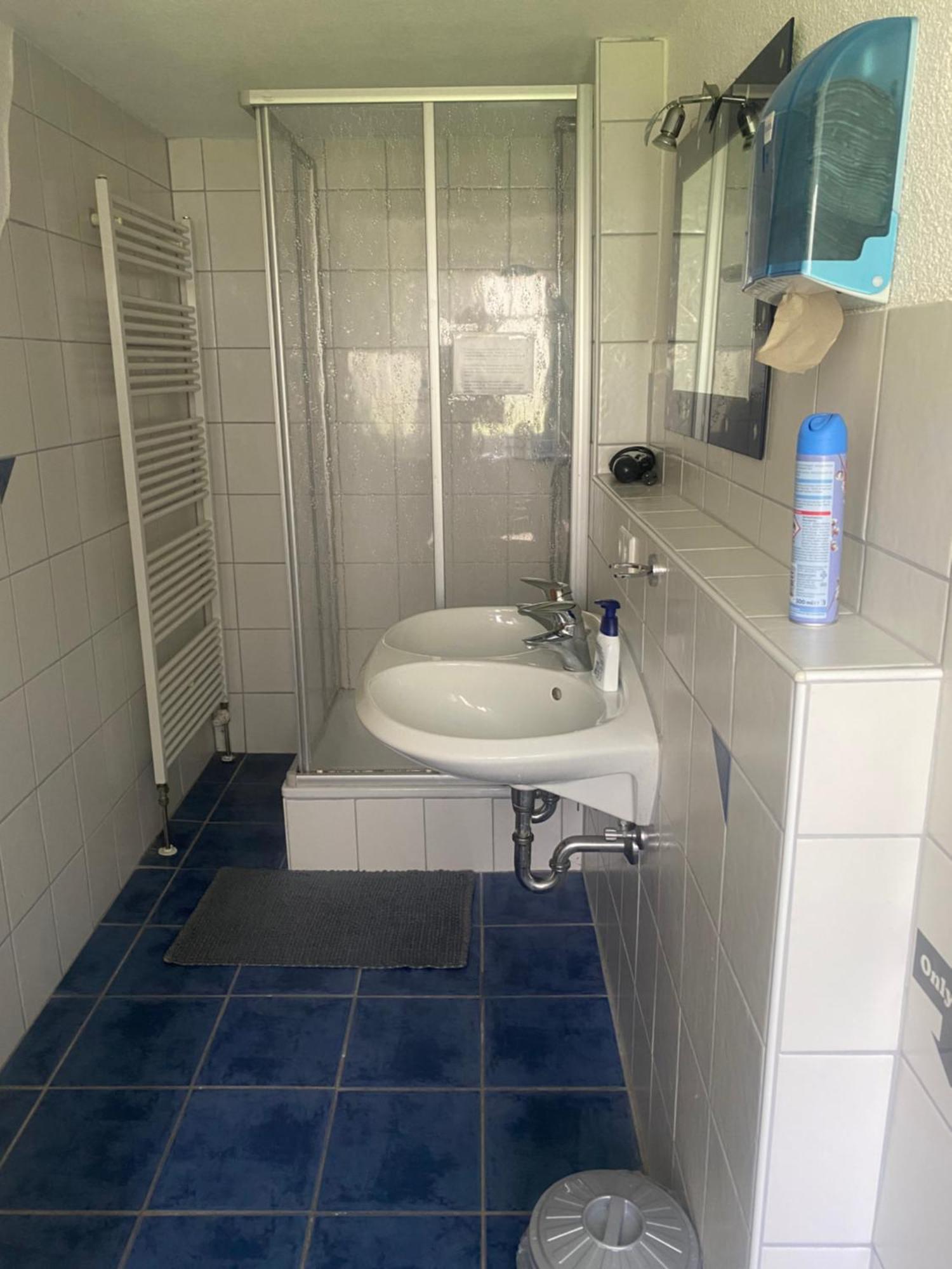 Homestay Ferienzimmer Oelhaf In Gelb Self Check-in Mit Key-tresore