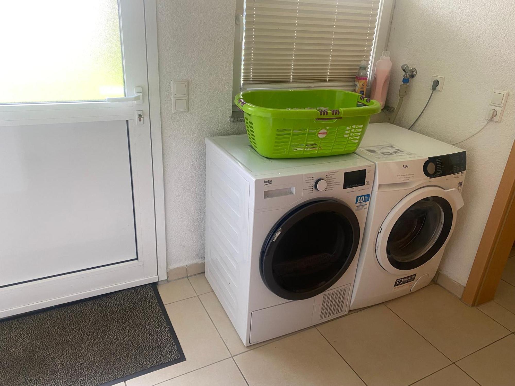 Ferienzimmer Oelhaf In Gelb Self Check-in Mit Key-tresore Homestay Wilhelmsdorf (Ravensburg)